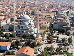 Sultangazi’de kat karşılığı bina yaptırılıyor