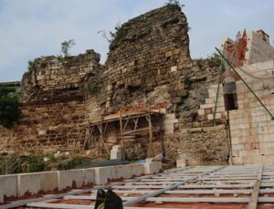 Bursa’daki Zindan Kapı’nın restorasyonu bitmek üzere