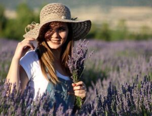 Isparta’nın Kuyucak Köyü lavanta moru rengine boyandı