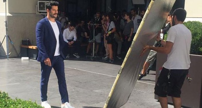 Burak Özçivit Emaar’ın reklam yüzü oldu