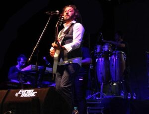 Fettah Can ANKAmall’daki yaz konserinde coşturdu