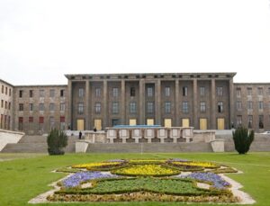 Yeni Meclis binası için yer aranıyor