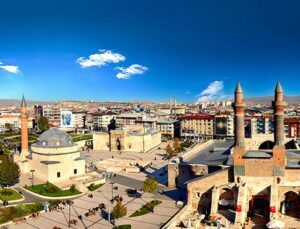 Sivas’ta 8 milyon TL’ye satılık arsa