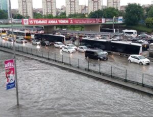İstanbul’da yollar sular altında kaldı