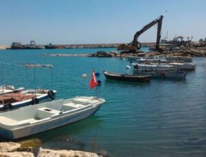 Erdemli’deki balıkçı barınağına 2 iskele eklenecek