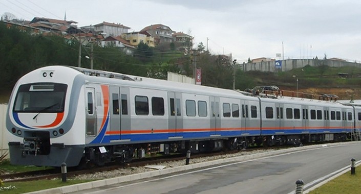 Mamak’ta Başkentray çalışmaları mahalleyi ikiye böldü