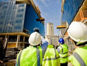 Türk müteahhitlerin dünya projeleri 220 milyar doları aştı