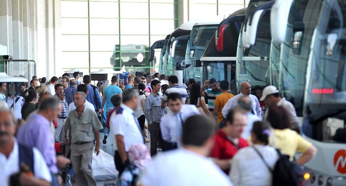 Bayram tatili uzadı otogarlarda yoğunluk başladı