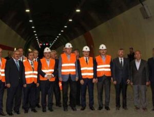 Cumhurbaşkanı Erdoğan Ovit Tüneli’ndeki çalışmaları inceledi