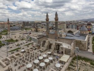 Sivas Belediyesi 8 milyon TL’ye arsa ve işyeri satıyor