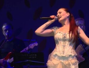 Candan Erçetin Ege Perla’da sevenleriyle buluşacak