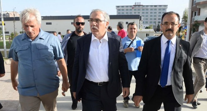 TOKİ Başkanı Ergün Turan, Uşak’ta proje alanını inceledi