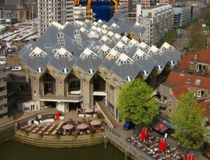 Rotterdam’ın fazlasıyla köşeli küp evleri