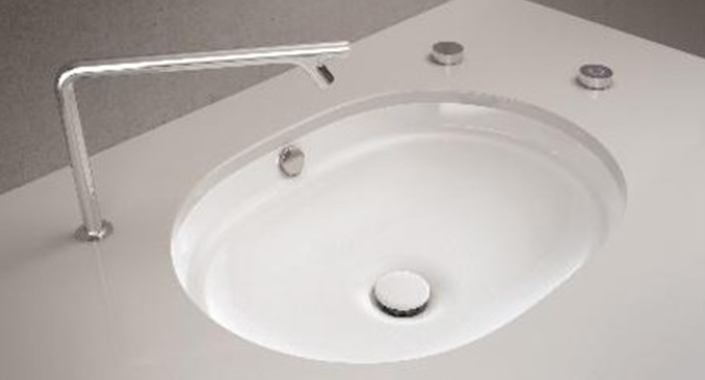 VitrA kendi kendini temizleyen lavabo