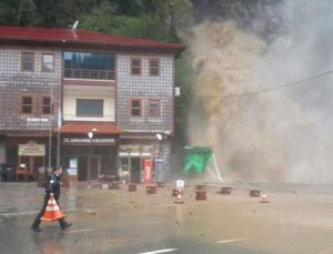 Rize’de yağış sonrası hasar tespit edilmeye çalışılıyor