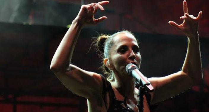 Sertab Erener İzmirli hayranlarını coşturdu