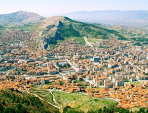 Tokat Zile’de 3.7 milyon TL’ye satılık 12 dükkan