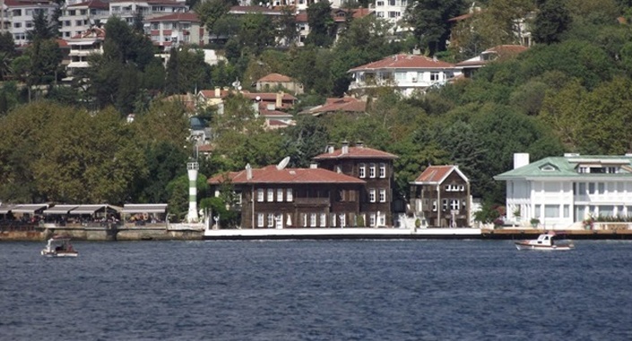 İstanbul Boğazı’nda 14 yalı kiracı bekliyor