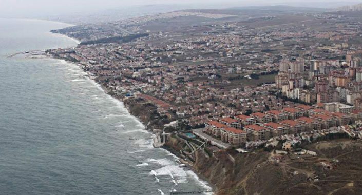 Kumburgaz Sahil Projesi için Güzelce Sahili’ne dolgu yapıyor