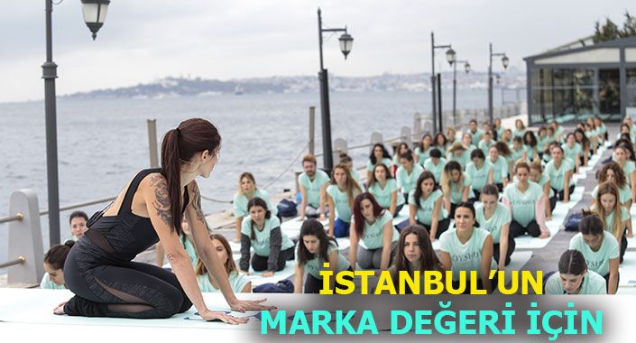 Oysho’dan Feriye Palace’ın boğaz manzarasında 130 kişiyle yoga