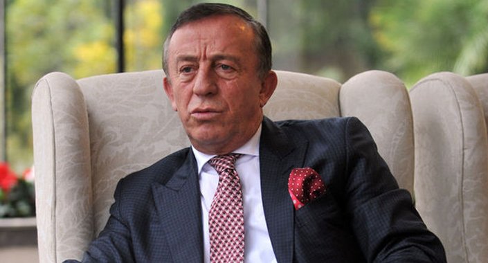 Ali Ağaoğlu’ndan müteahhitlere iflas uyarısı