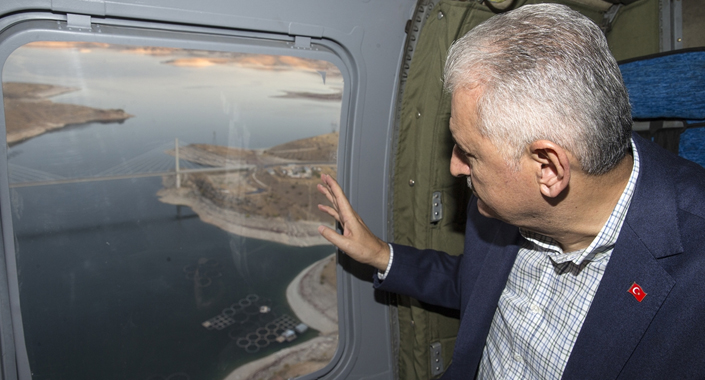 Başbakan Yıldırım, Ağın Köprüsü’nü havadan inceledi