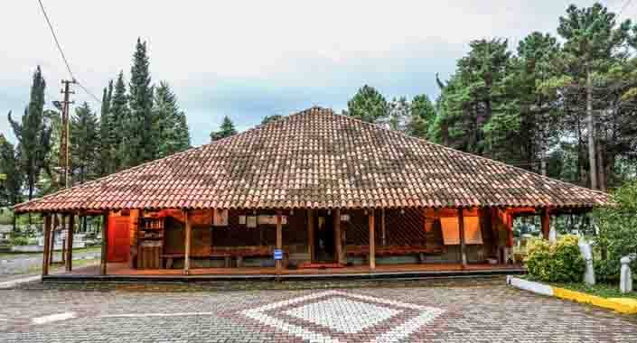 Tek çivi çakılmadan 811 yıldır ayakta duran cami