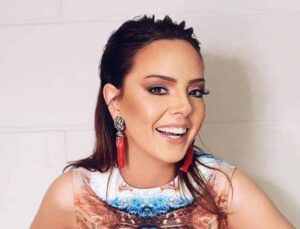 Ebru Gündeş Kıbrıs’tan ev arıyor