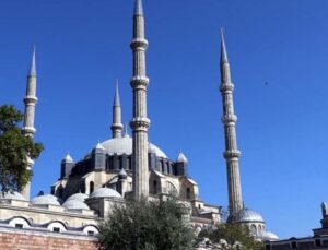 Selimiye Camisi’nin silüetini bozan yapılara izin yok