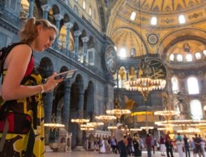 İstanbul son 9 ayda 8 milyon turisti ağırladı