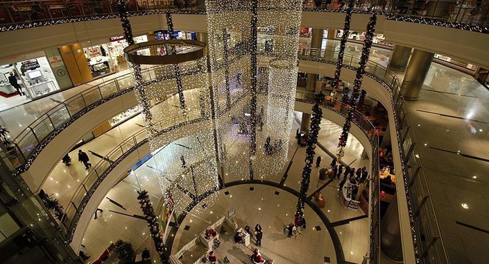AVM’lerde yılbaşı hazırlığı yarışa döndü