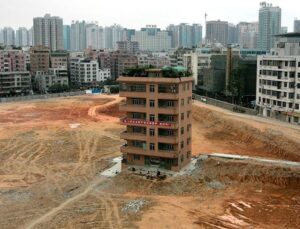 Yıkımına direndiği binasından 72 milyon TL’ye vazgeçti