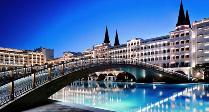 Mardan Palace Otel’in sahibi AST İnşaat iflas etti