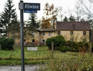 Almanya’da bir köy müzayedede 140 bin euroya satıldı