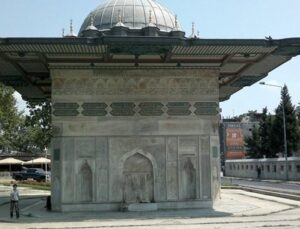 Kabataş’taki türbe ve çeşme, Martı projesiyle korunacak