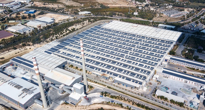 Şişecam Mersin’deki fabrikasının çatısına güneş santrali kurdu