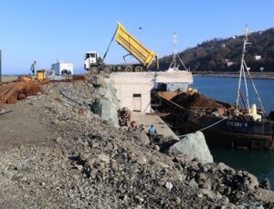 Rize-Artvin Havalimanı için 5 milyon ton taş kullanıldı