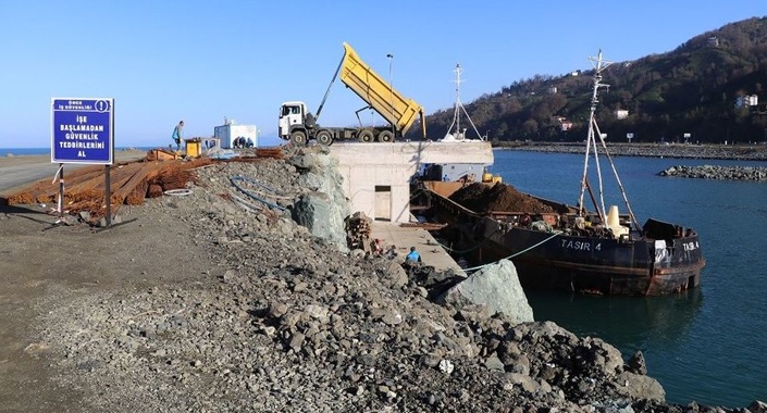 Rize-Artvin Havalimanı için 5 milyon ton taş kullanıldı