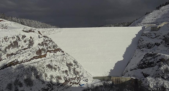 Akçay Barajı’nın 75 metrelik gövdesi tamamlandı
