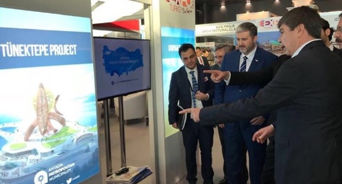 Antalya’nın mega projeleri Katar’da yoğun ilgi gördü