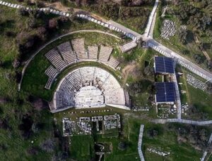 İzmir’de 2 bin yıllık oda mezarlar bulundu