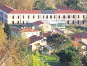 Beykoz’daki tarihi kışla Bezmialem Üniversitesi’ne devredildi