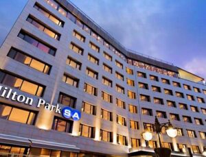 Eski Hilton Parksa binasında neler oluyor?