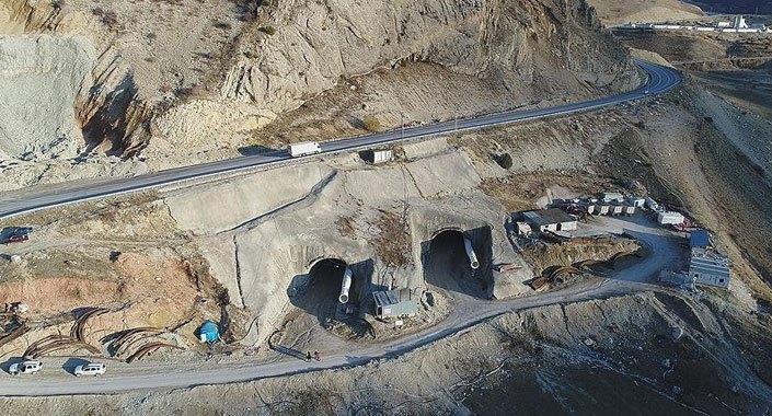 Kop Dağı Tüneli inşaatında yüzde 50’ye ulaşıldı