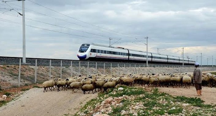 Akdeniz demiryoluyla Karadeniz’e bağlanıyor