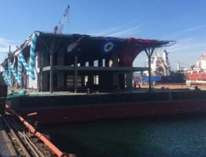 Akıllı yüzer iskele törenle denize indirildi