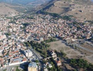 İzmir Bergama’da 7.8 milyon TL’ye satılık arsa