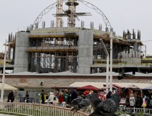 Taksim Camisi’nin kubbesi yükseliyor