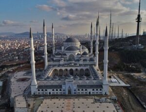 Türkiye’nin en büyük camisi Çamlıca’da geri sayım başladı