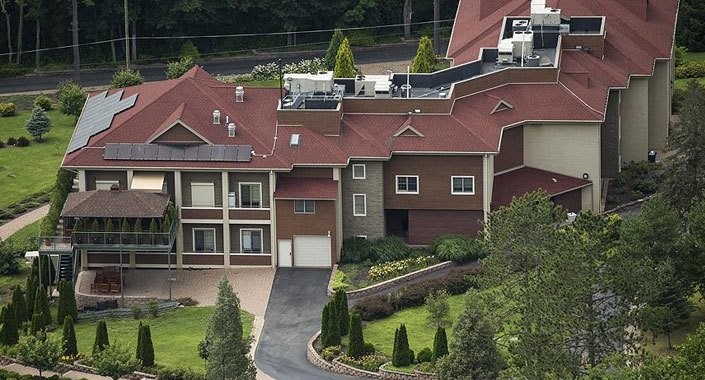 Gülen’in malikanesini deşifre etti, cezası düştü